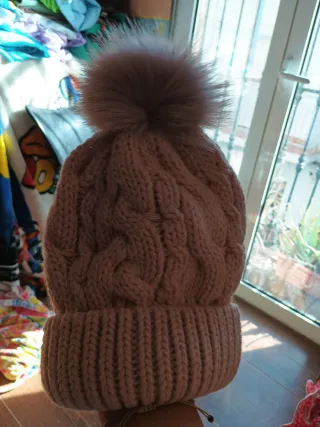 Gorro lana rosa con pompón