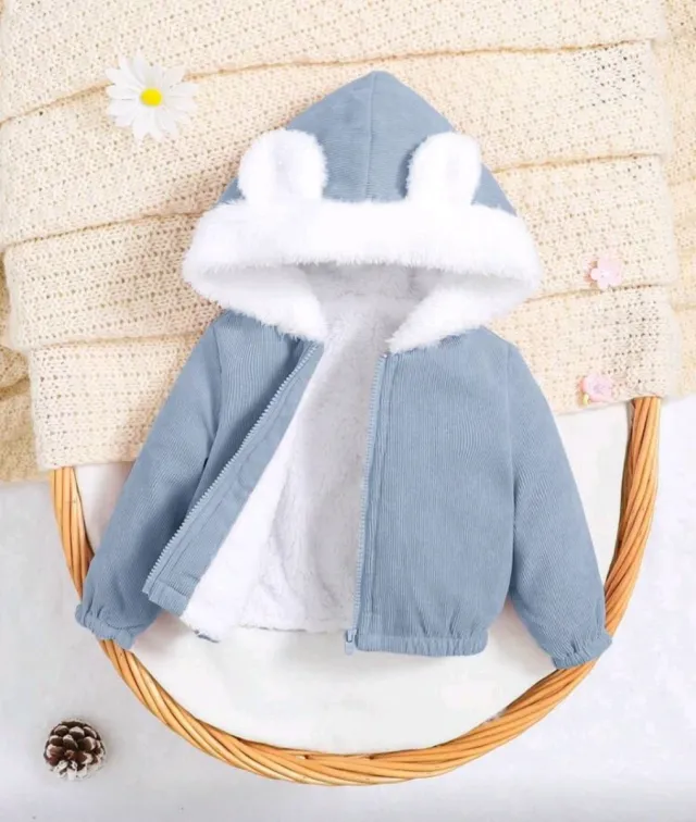 Abrigo bebé con capucha y orejas