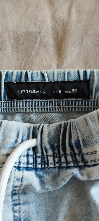 Vaquero chico desgastado