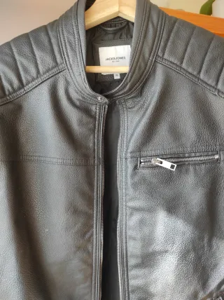 Cazadora Polipiel Jack Jones Talla XL. NUEVA.