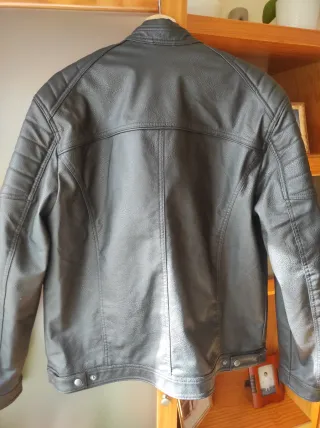 Cazadora Polipiel Jack Jones Talla XL. NUEVA.