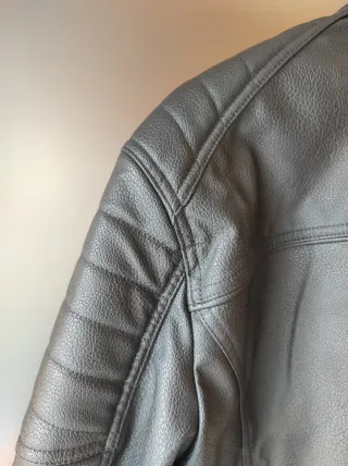 Cazadora Polipiel Jack Jones Talla XL. NUEVA.