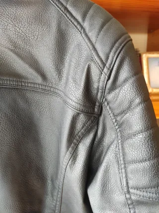 Cazadora Polipiel Jack Jones Talla XL. NUEVA.