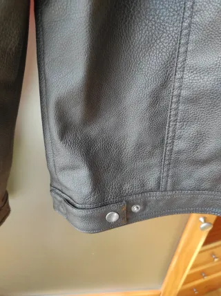 Cazadora Polipiel Jack Jones Talla XL. NUEVA.