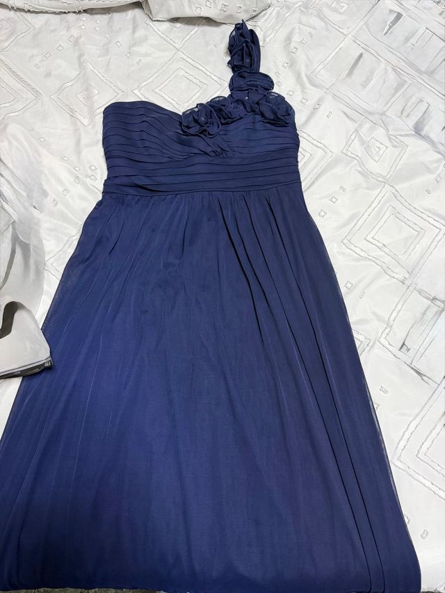 Vestido azul de fiesta un hombro