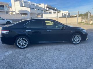 Toyota Camry Luxury 2018