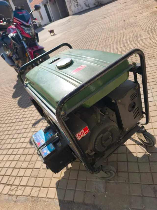 Generador Eléctrico Hurricane HG5000CL