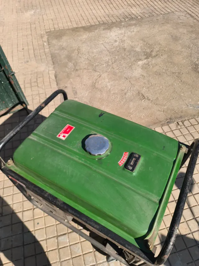 Generador Eléctrico Hurricane HG5000CL