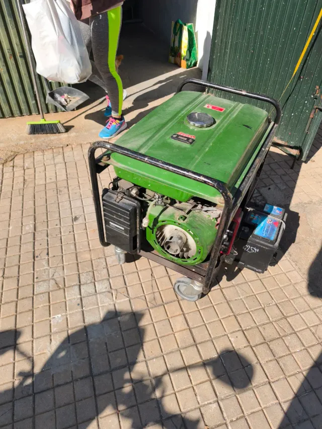 Generador Eléctrico Hurricane HG5000CL