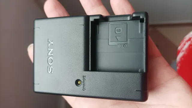 CARGADOR SONY MÁS BATERÍA TIPO G!!NUEVA!!
