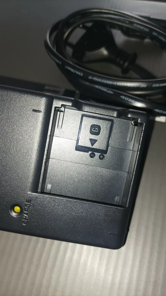 CARGADOR SONY MÁS BATERÍA TIPO G!!NUEVA!!