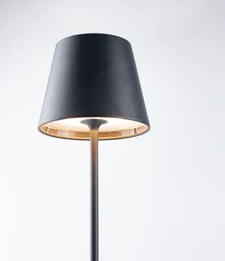 Lampada da tavolo senza fili nera impermeabile