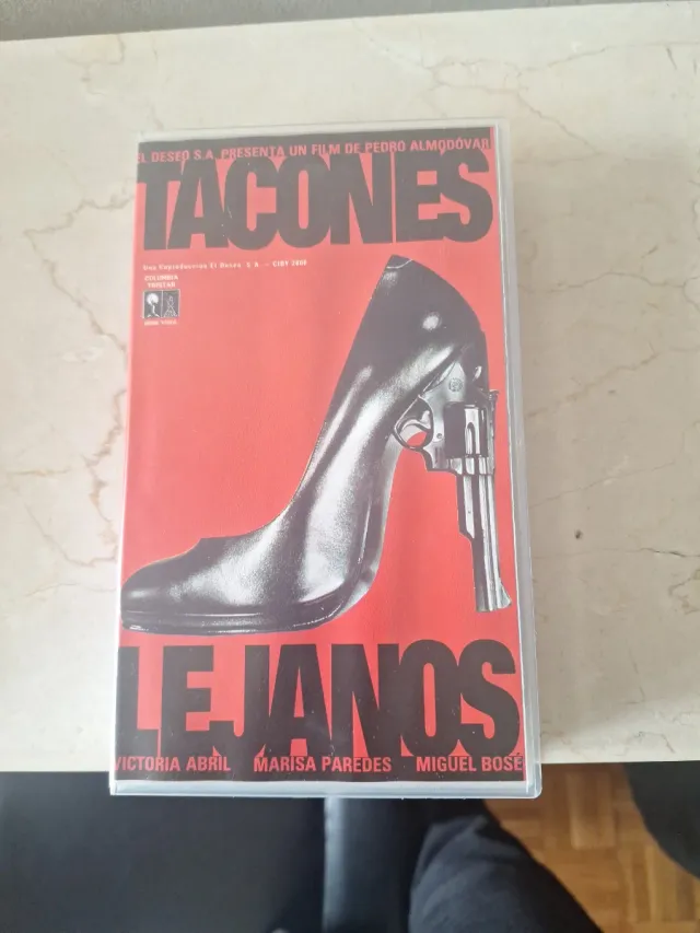 Película VHS Tacones Lejanos