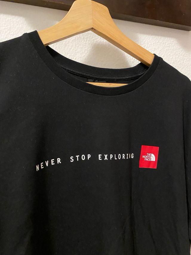 Camiseta The North Face Negra Never Stop Exploring