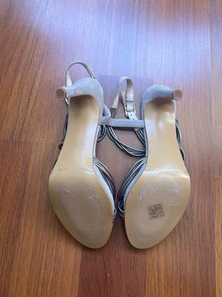 Sandalias de tacón Alba Moda Beige y Dorado