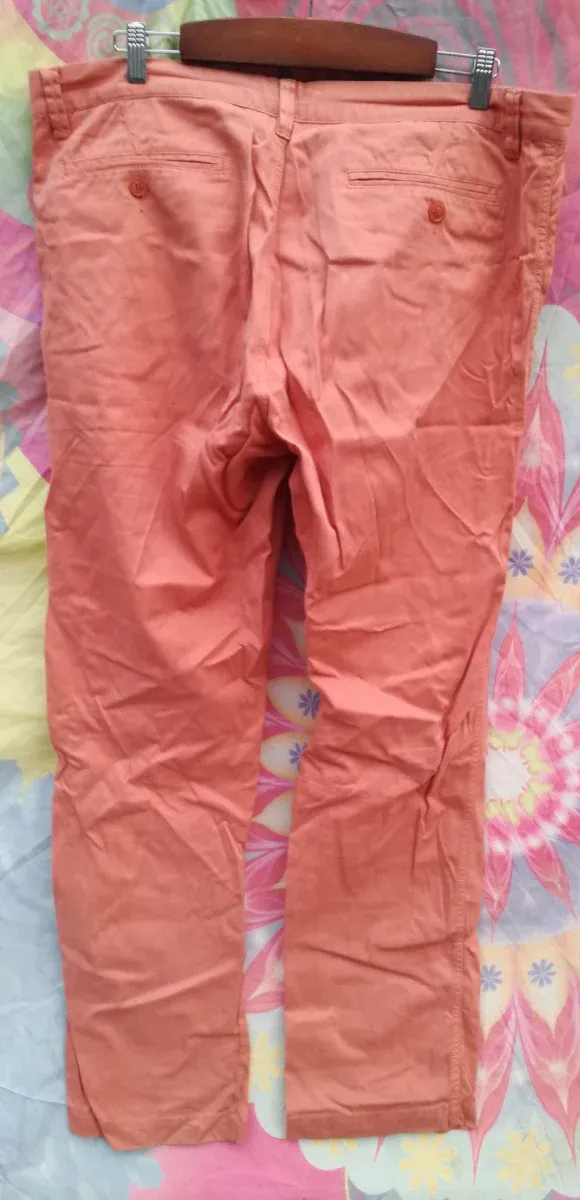 5 PANTALONES DE HOMBRE DISTINTOS COLORES:1X2,5 €