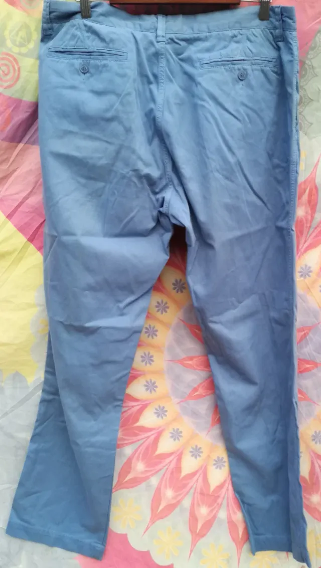 5 PANTALONES DE HOMBRE DISTINTOS COLORES:1X2,5 €