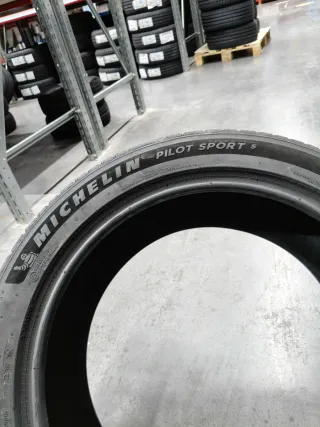 Michelin Pilot Sport 5 255/45ZR19 104Y XL TL