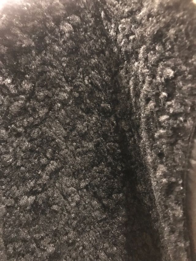 Abrigo negro de pelo estilo oversize