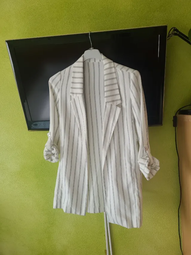 Chaqueta americana rayas blanco roto y negro