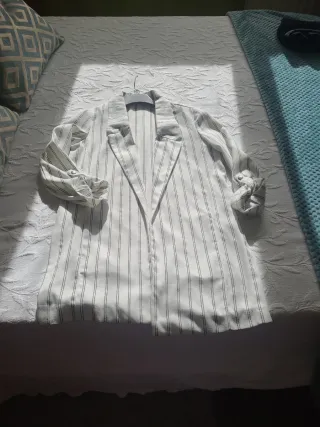 Chaqueta americana rayas blanco roto y negro