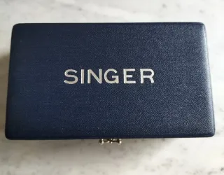Caja Singer prensatelas vintage
