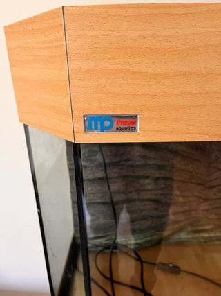 Acuario Eheim 140L con mueble