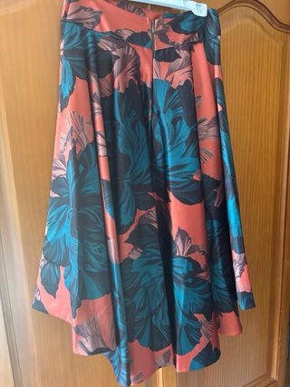 Falda asimétrica floral talla única