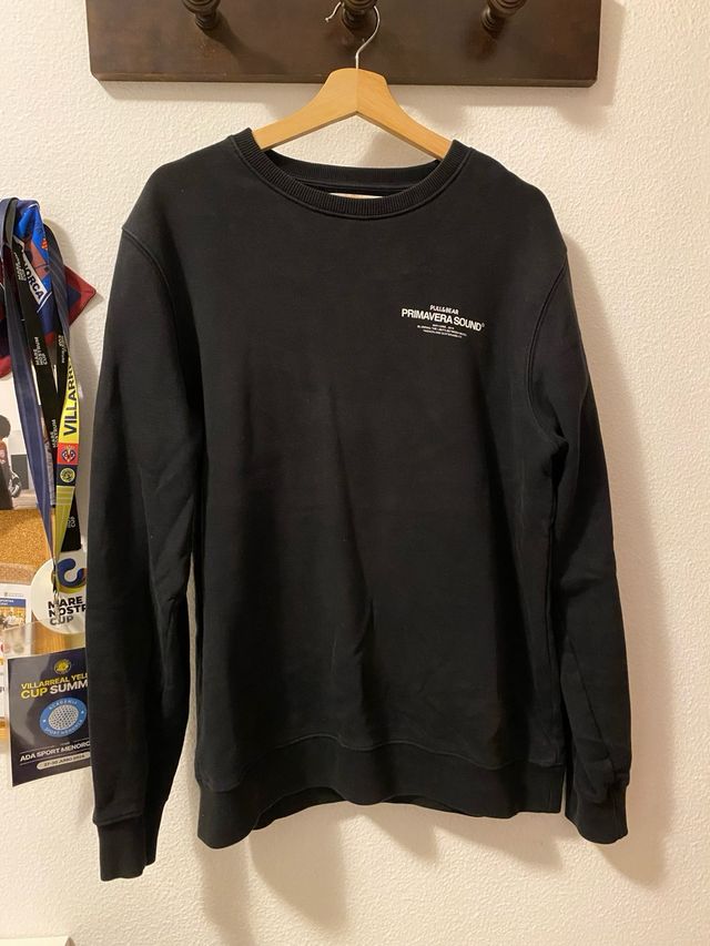 Sudadera Pull&Bear Primavera Sound Negra