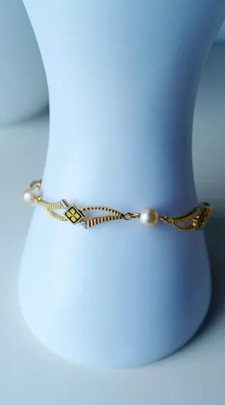 Pulsera chapada en oro con perlas