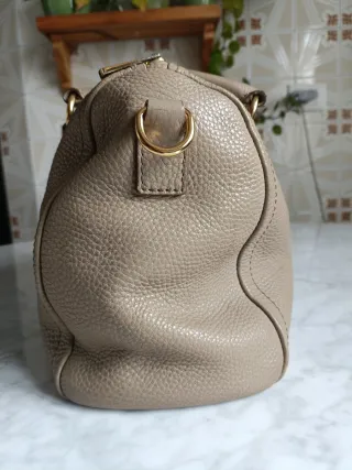 Bolso Bimba y Lola piel beige.