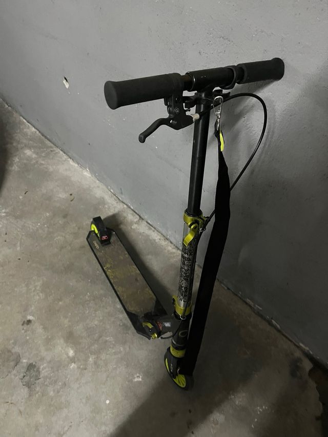 Patinete Oxelo Negro y Amarillo