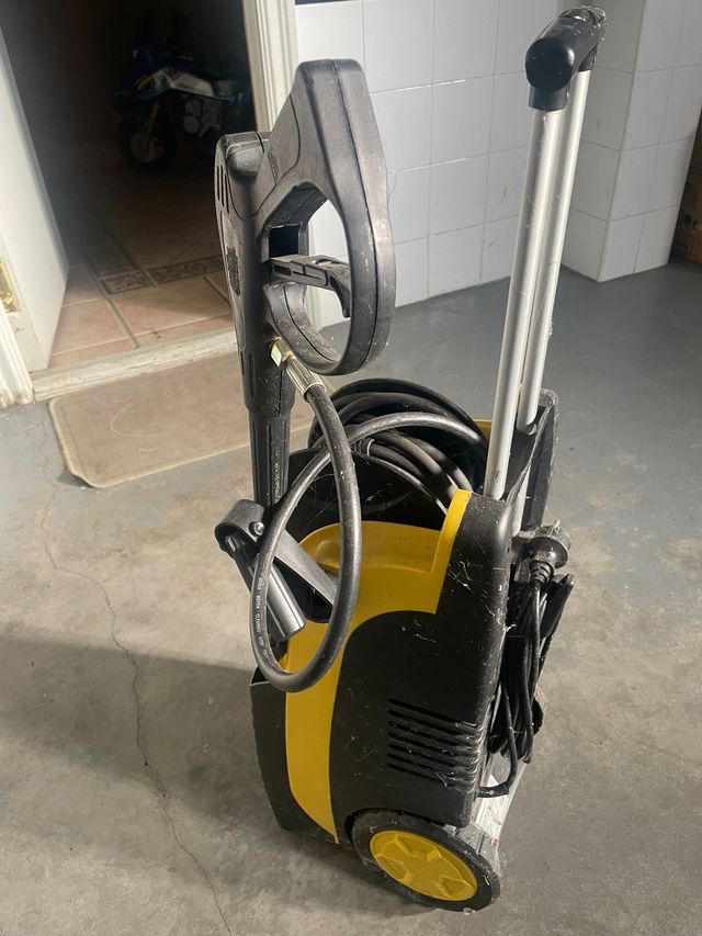 Hidrolimpiadora Karcher Kruger, peso unos 15 kg,s