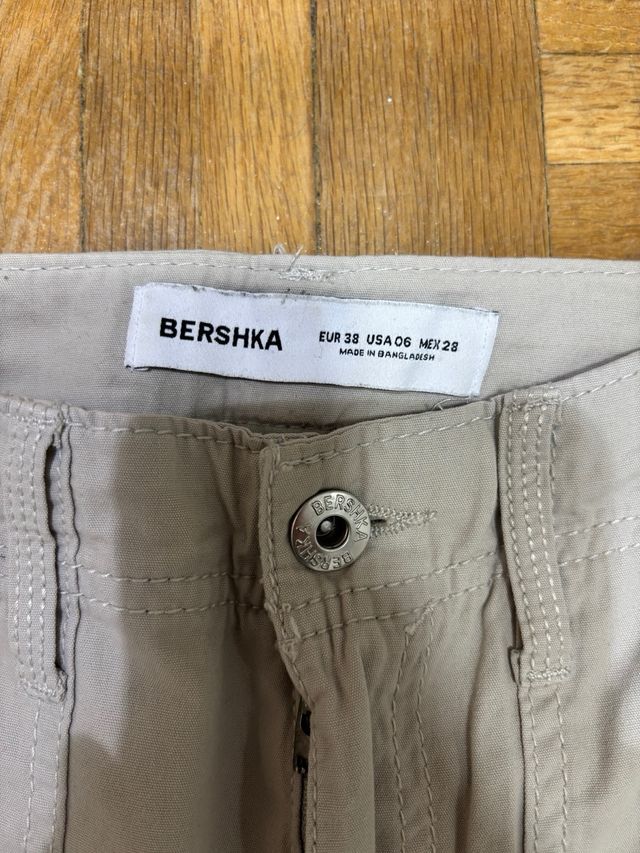 Pantalones cargo beige