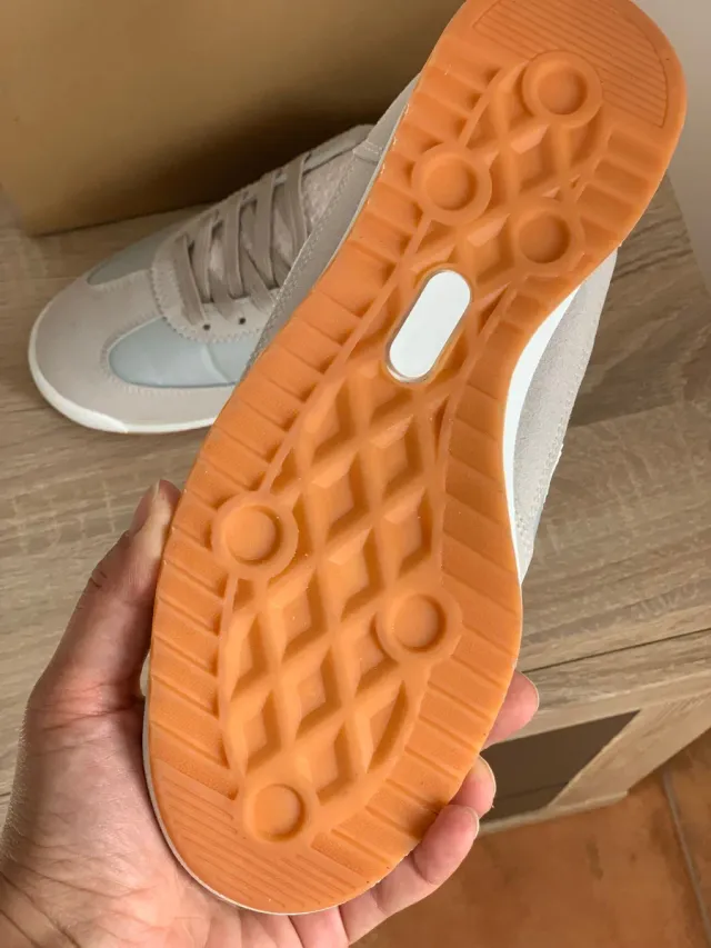 Zapatillas. Número 39