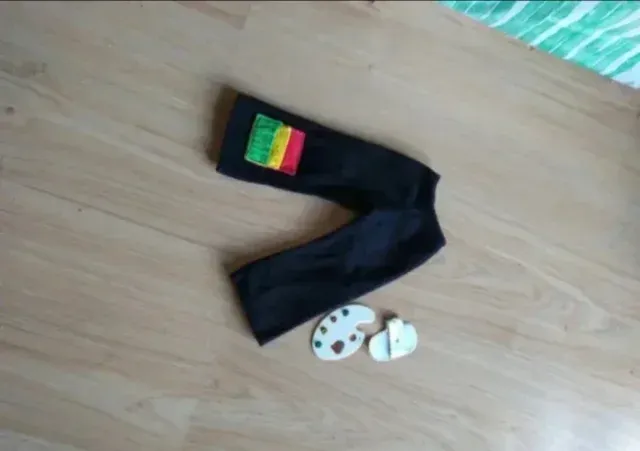 Pantalón, paleta y chancla nancy pintora años 70