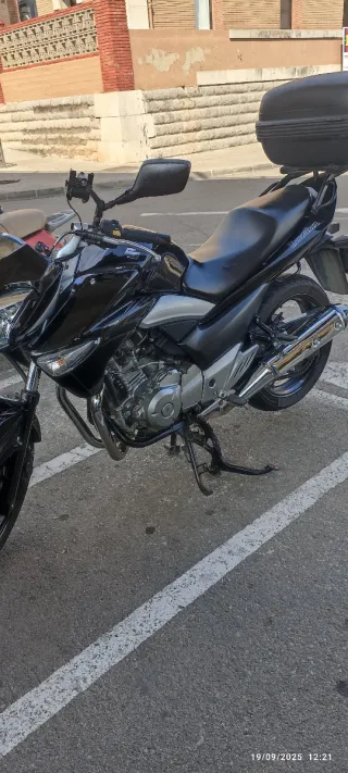 Suzuki Inazuma 250 (2013)