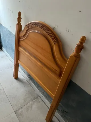 Cabecero de madera estilo clásico