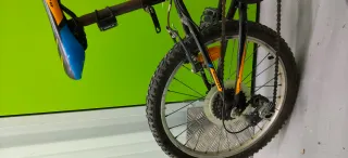 Bicicleta junior negra y azul, 20 pulgadas