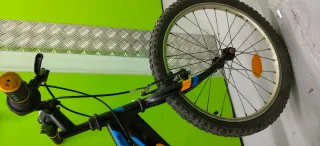 Bicicleta junior negra y azul, 20 pulgadas