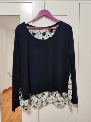 Blusa Sfera Talla XL con detalle floral