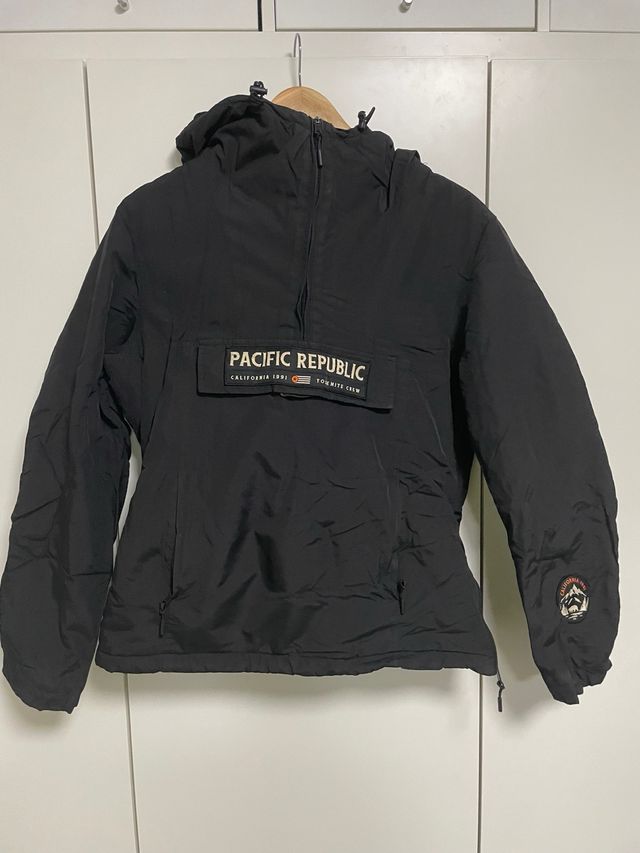 Abrigo Pacific Republic Negro