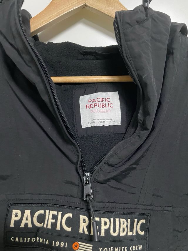 Abrigo Pacific Republic Negro