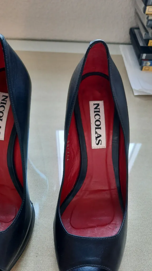 Zapatos Negros Tacón Alto NICOLAS Peep Toe