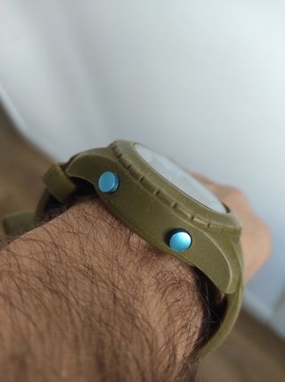 Reloj Digital y Analógico Verde