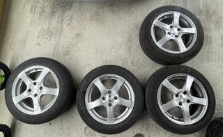 Llantas Dezent RE 6x15 ET25 y Neumáticos