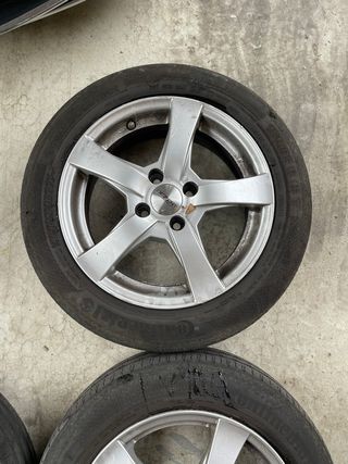 Llantas Dezent RE 6x15 ET25 y Neumáticos