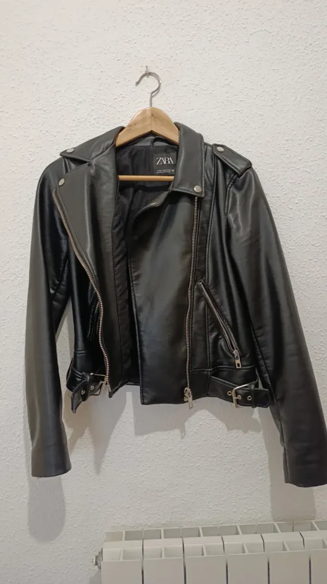 Chaqueta cuero Zara negra