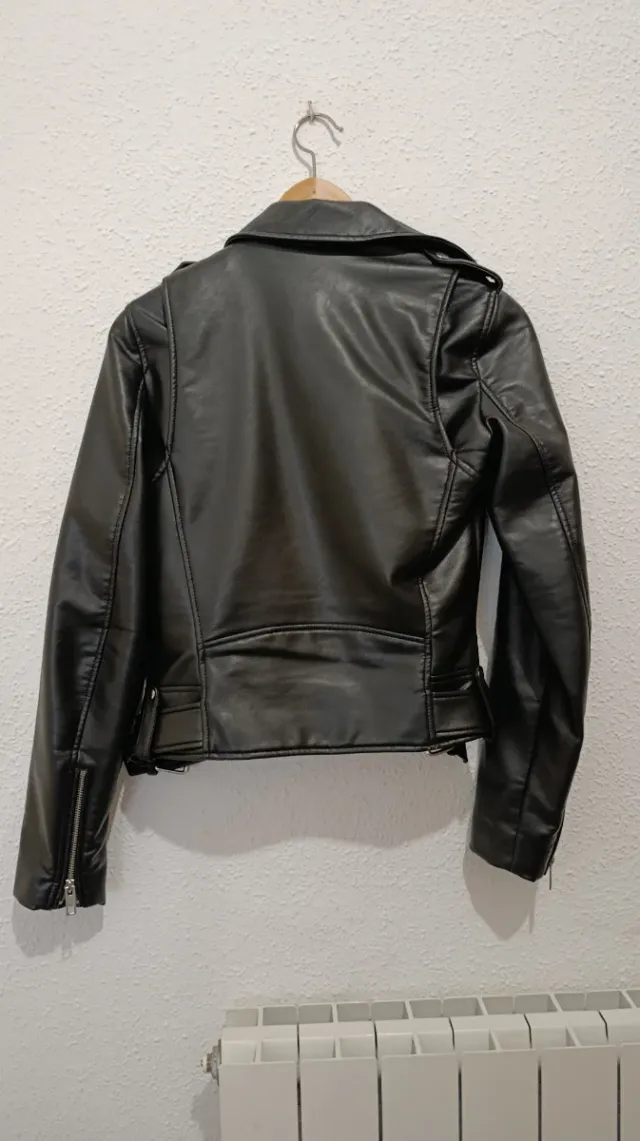 Chaqueta cuero Zara negra