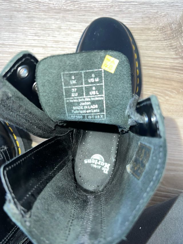 Botas Dr. Martens negras con plataforma